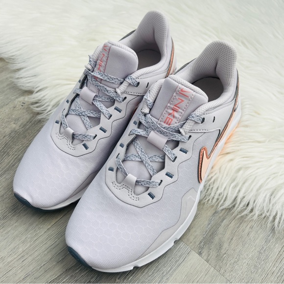 NWT Nike Legend Essential 2 Women’s Shoes - Picture 3 of 8